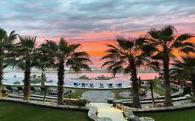 Luxury Oceanfront Condo on Cerritos Beach